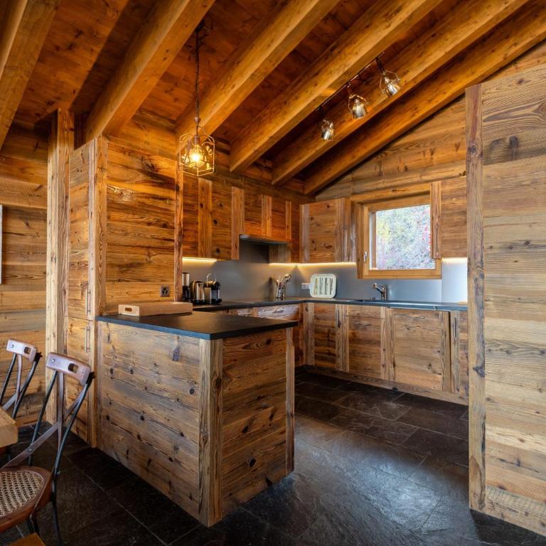 Chalet Casse-Noisette wonderful, ski-in ski-out - Chalet Superior - 7