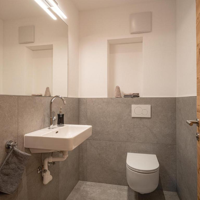 S'Mitterer - Two-Bedroom Apartment with Shower - 5
