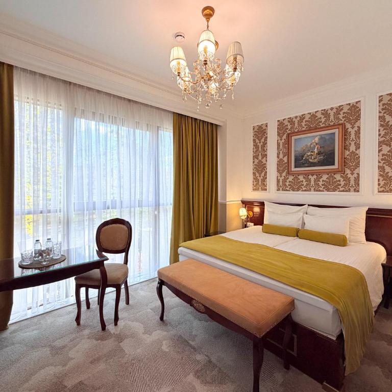 Hotel Integra Banja Luka - Superior Dvokrevetna Soba sa Bračnim Krevetom - 2