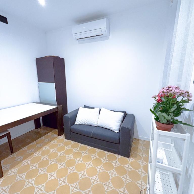 Bright Modernista Apartment Center Eixample - One-Bedroom Apartment - 9