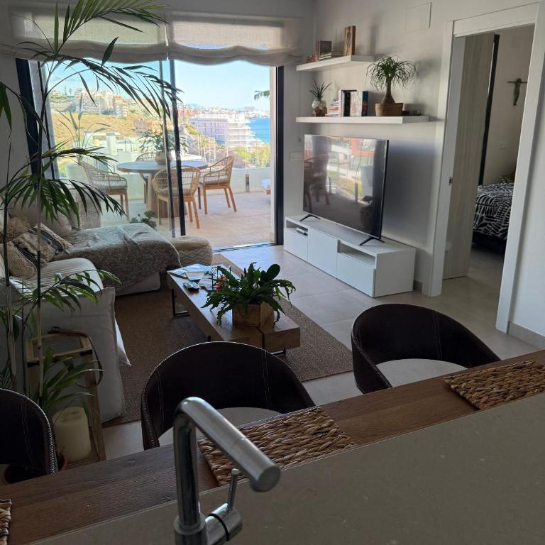 Luxurious Fuengirola Apartment with Ocean Views - Apartamento - 38