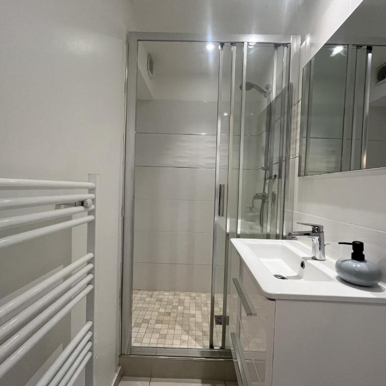 Le Capitole B 302, studio 26m2, clim, 2 adultes 2 enfants - Monolocale con Vista Mare - 18