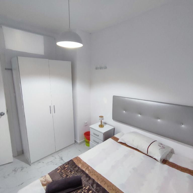 Rooms Ciudad Bella - Large Single Room - 1