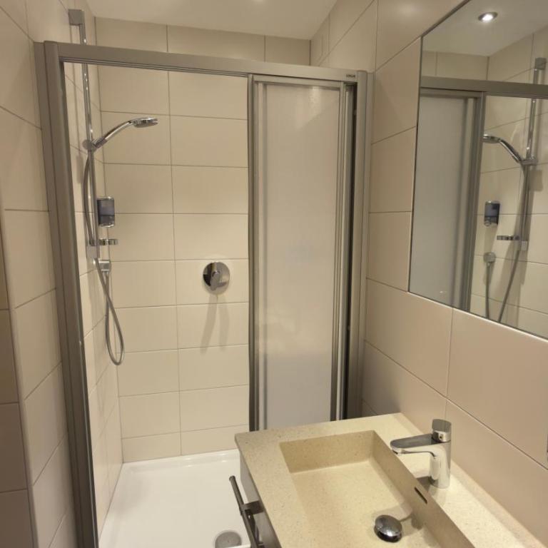 Hotel Sailer - Kleines Zweibettzimmer - 5