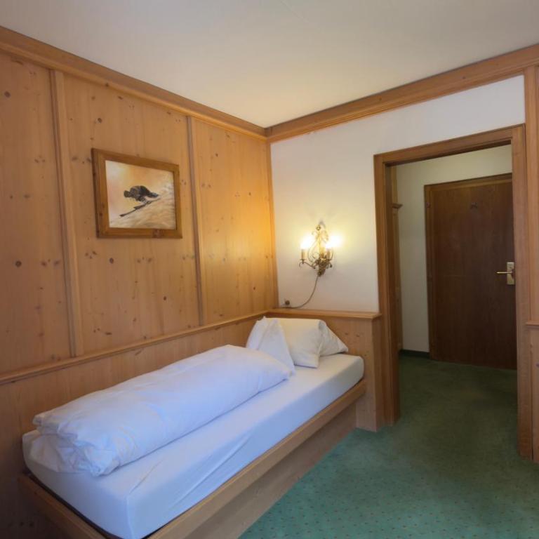 Hotel Sailer - Kleines Zweibettzimmer - 1