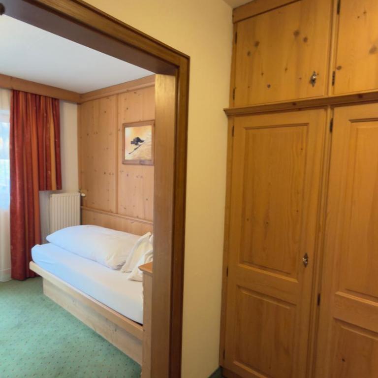 Hotel Sailer - Kleines Zweibettzimmer - 2