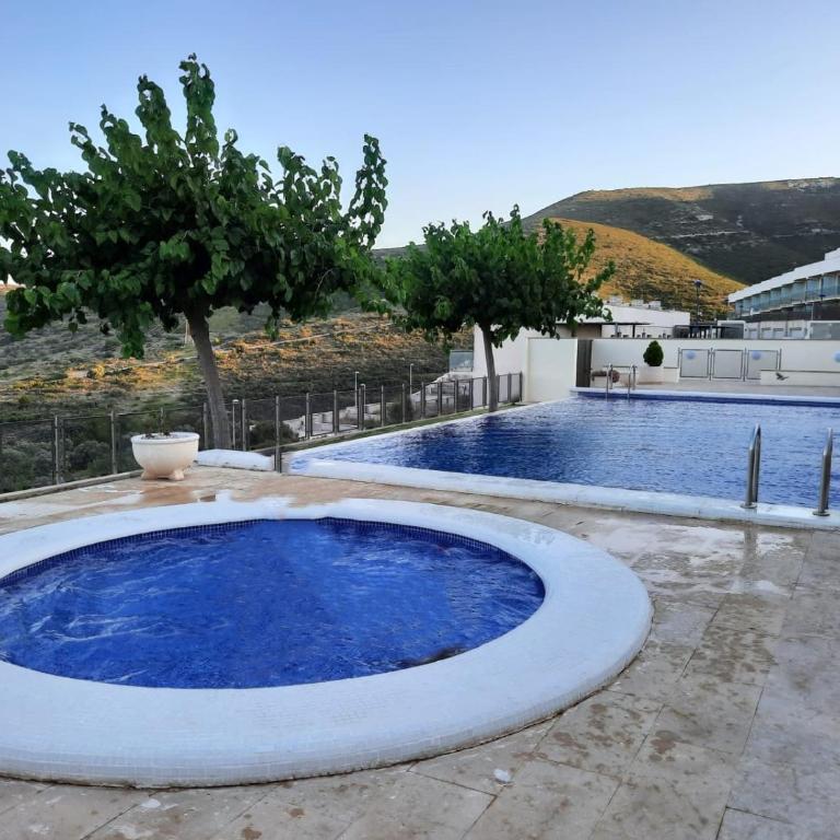 Piscina, Barbacoa, Jardín privado, Adosado familiar 160 m, vistas al mar y montaña, 7 personas, wifi, mascotas - Casa Unifamiliar de 2 dormitorios - 5