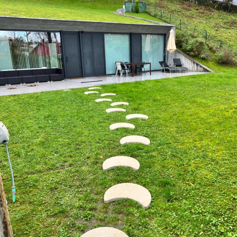 La Casa de Hierba - Casa de campo de diseño con jardín y wifi cerca de las playas de Llanes - Two-Bedroom Villa - 3