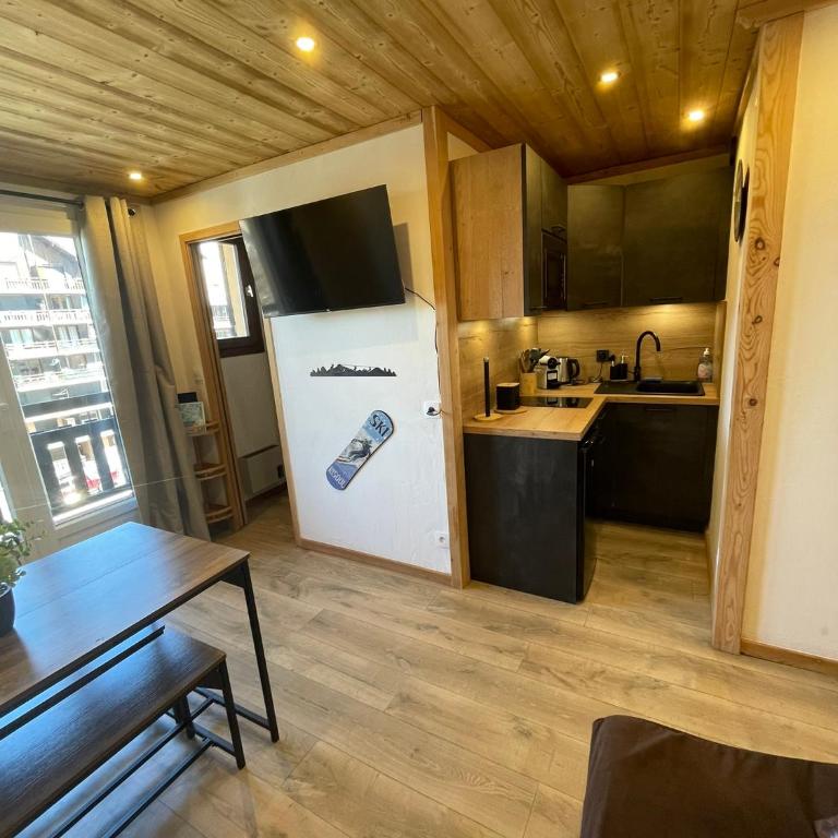 Risoul 1850 studio Résidence LesFlorins2 pour 4 pers avec accès direct sur les pistes - Appartement 1 Chambre - 5