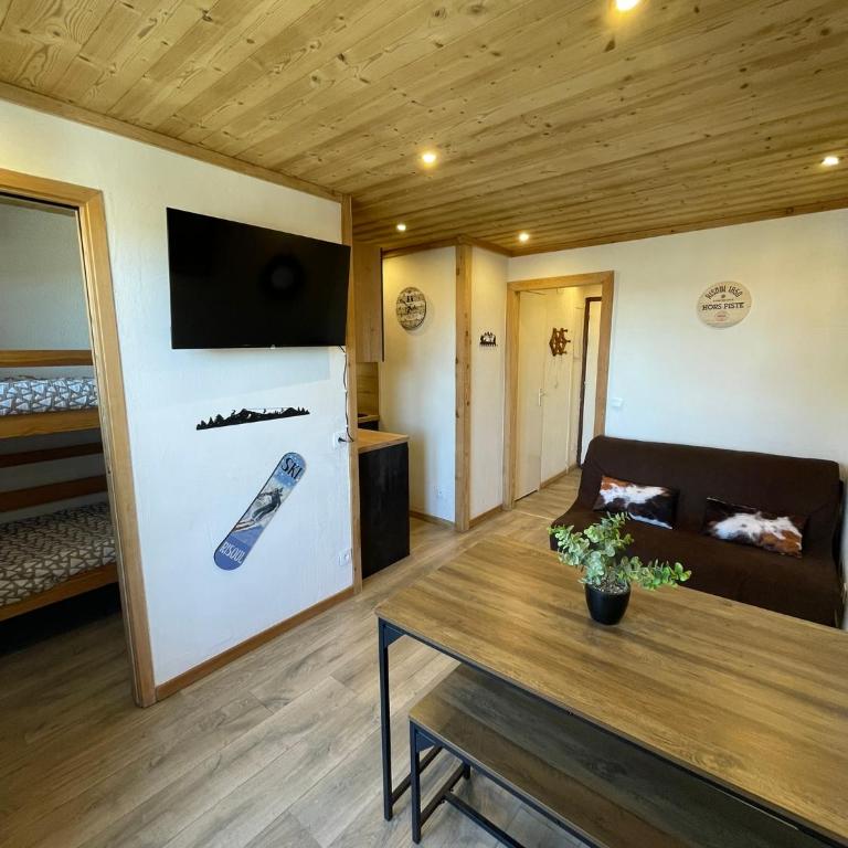 Risoul 1850 studio Résidence LesFlorins2 pour 4 pers avec accès direct sur les pistes - Appartement 1 Chambre - 6