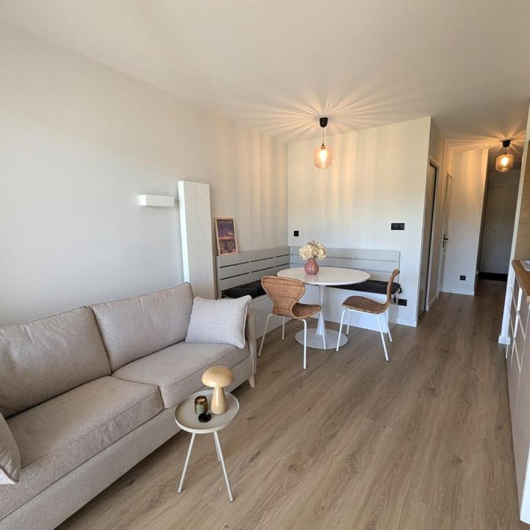 Appart RDC rénové 3 pers, terrasse et piscines D17 - Apartment mit 1 Schlafzimmer - 1