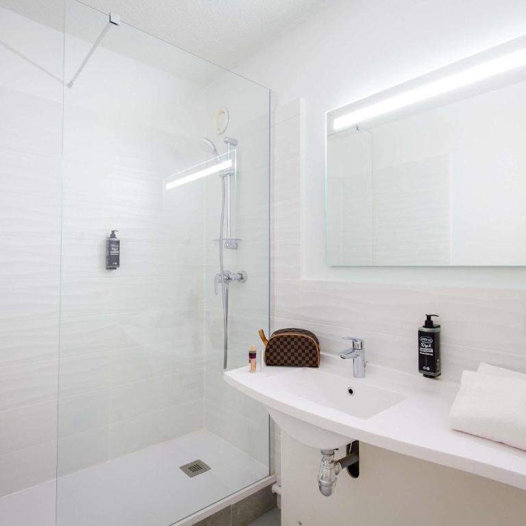 Ibis Budget Fréjus St Raphaël centre plages gare TGV - Chambre Triple Standard - 3