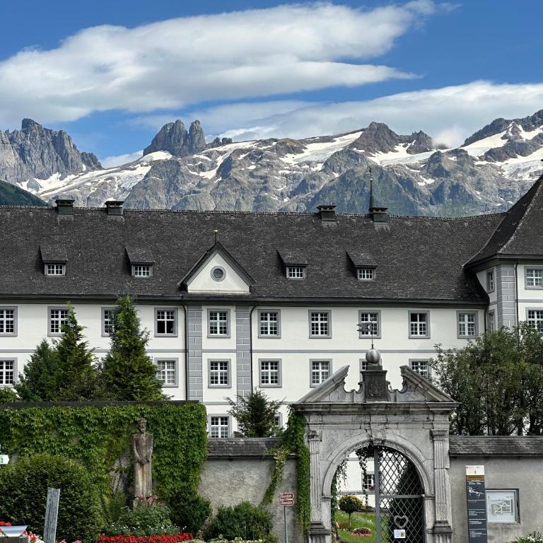 Alpine Hideaway - Cozy Mountainview Studio, Home-Cinema, Free Parking, Ski, Engelberg, Luzern - Apartment mit 1 Schlafzimmer - 38