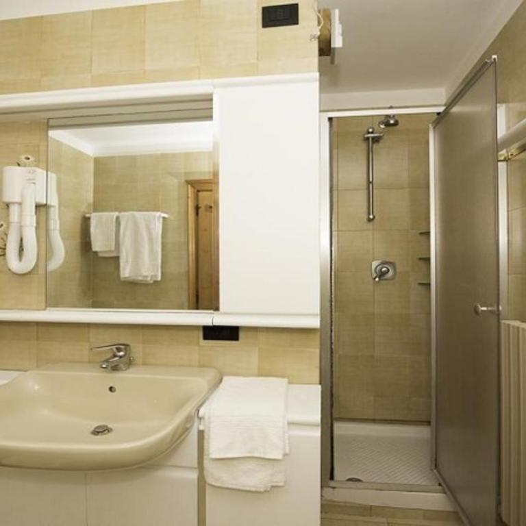 Ski Holidays Apartments - Appartamento con 2 Camere da Letto - 1