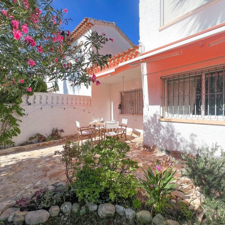 Residencial El Cortijo by CARLOSFERIEN - Bungalow Deluxe con vistas al jardín - 7