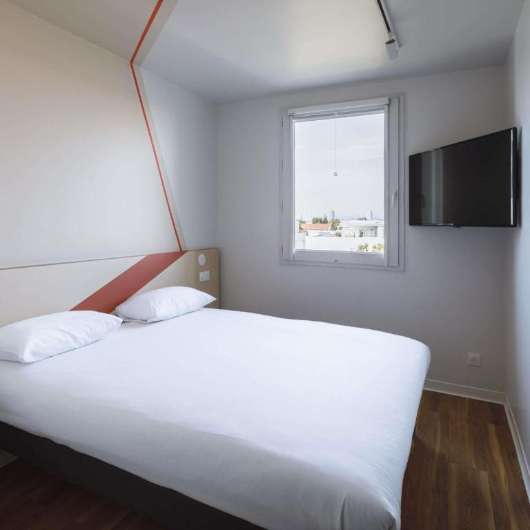 ibis budget Lyon Villeurbanne - Chambre Lit King-Size pour Personnes à Mobilité Réduite - 1