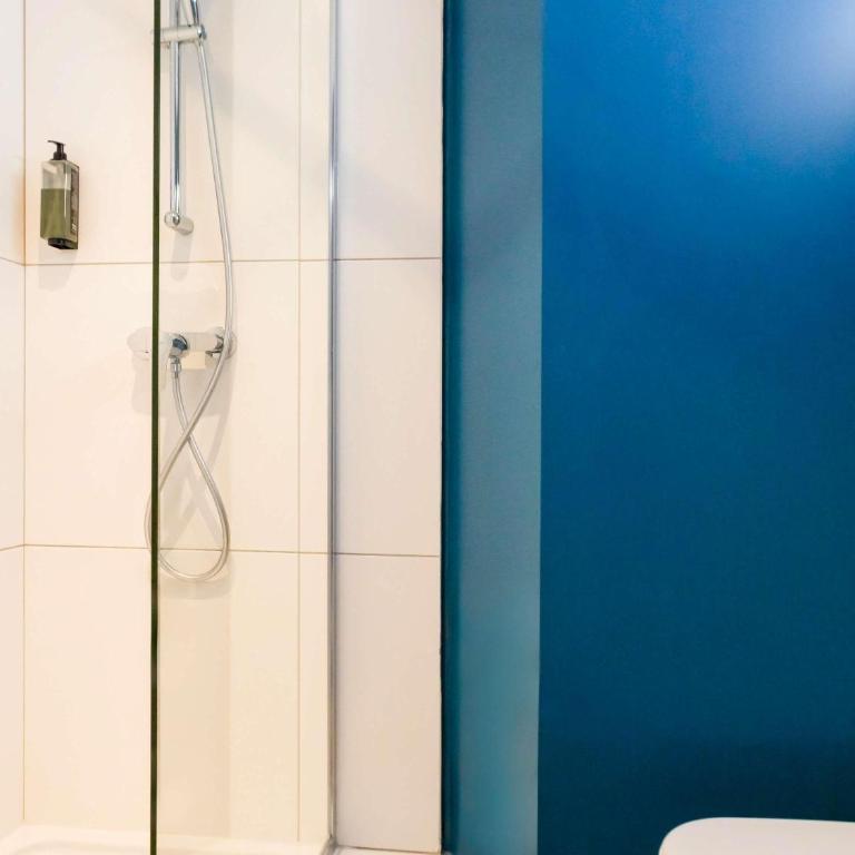 ibis budget Lyon Villeurbanne - Chambre Triple avec 1 Lit Double et 1 Lit Superposé - 2