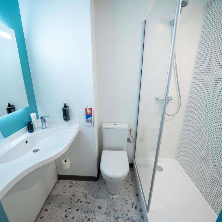 ibis budget Narbonne Est - Chambre Triple - 11