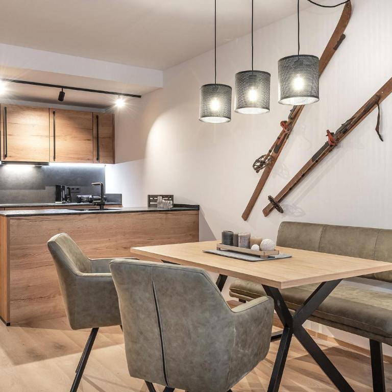 AlpenParks Hotel & Apartment Taxacher - Apartment mit 1 Schlafzimmer und Balkon - 4