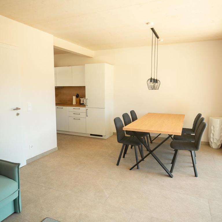 OpenSky Wörthersee Lodge - Apartment mit 2 Schlafzimmern und Balkon 1 - 8