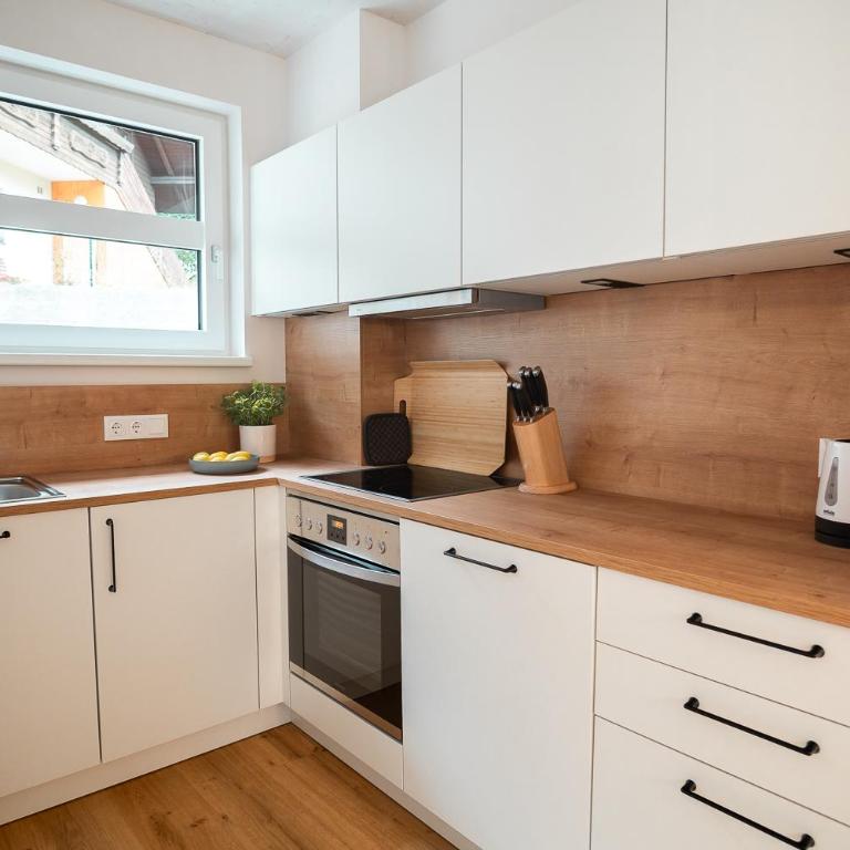 OpenSky Wörthersee Lodge - Apartment mit 2 Schlafzimmern und Balkon 2 - 5