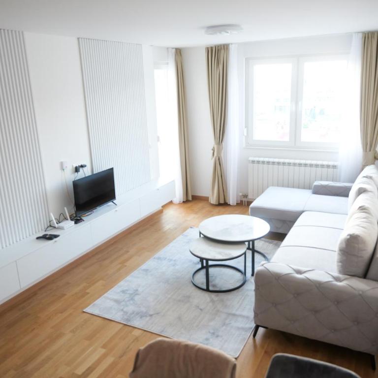 Apartment Lumora - Apartman s 1 Spavaćom Sobom i Balkonom - 1