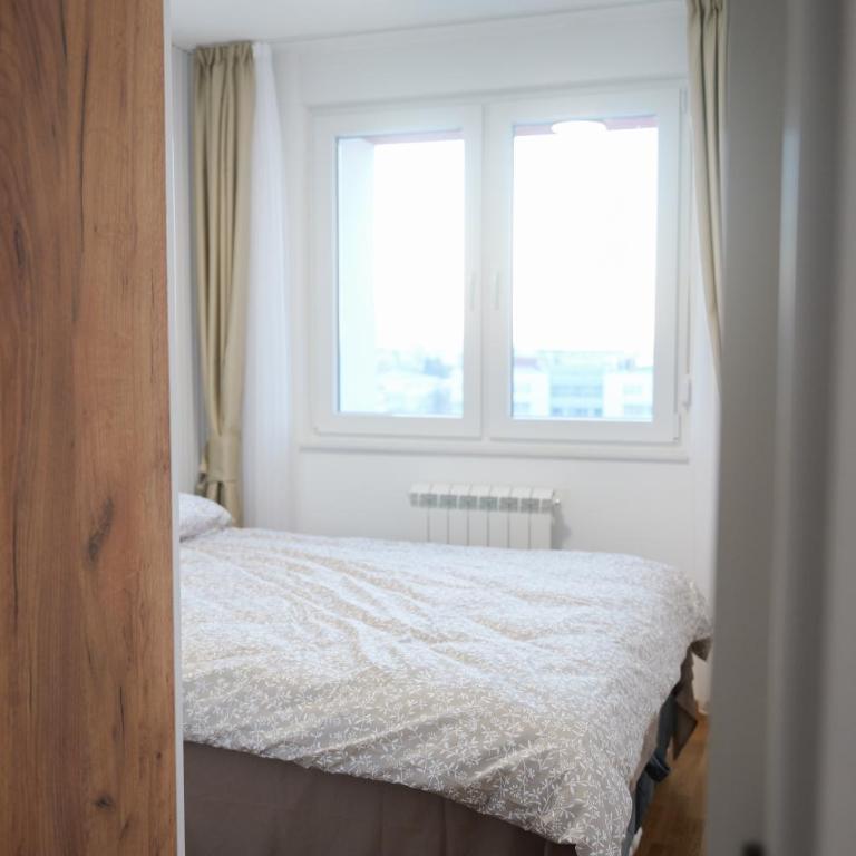 Apartment Lumora - Apartman s 1 Spavaćom Sobom i Balkonom - 2