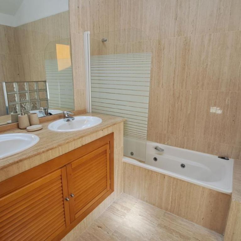 Aloha Hill Club - Apartamento Ático Dúplex de 2 dormitorios (2-4 adultos) - 10