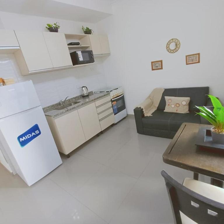 Departamento con Pileta en Pleno Centro - One-Bedroom Apartment - 11