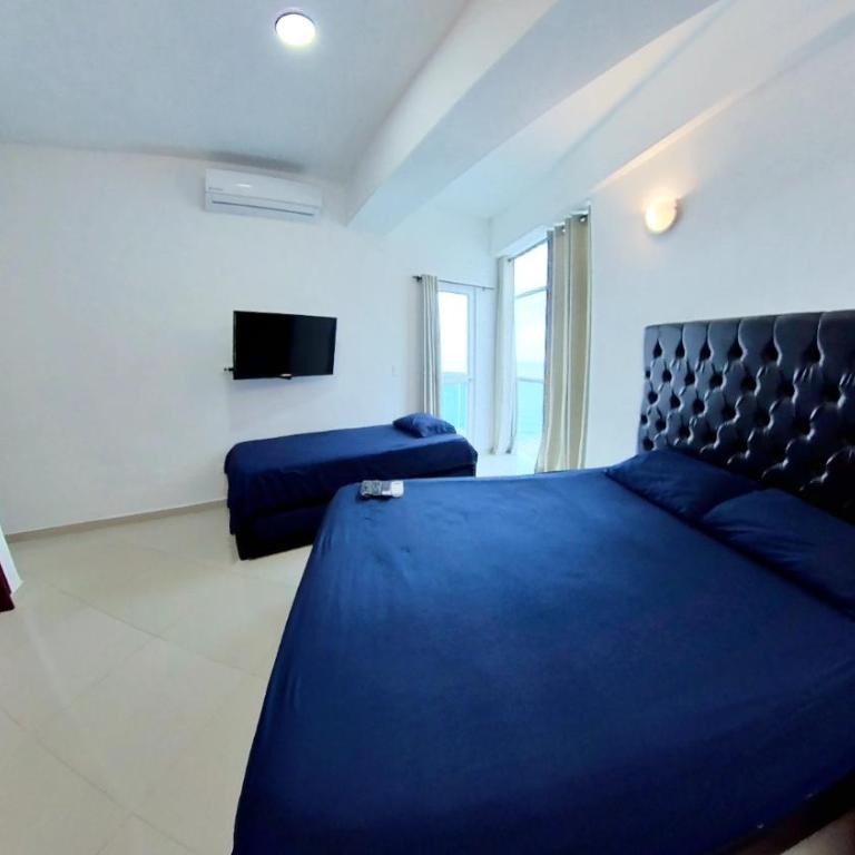 Big - Two-Bedroom Deluxe Apartment with Ocean View - 12