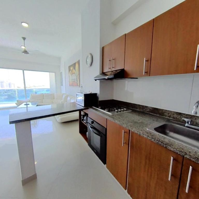 Big - Two-Bedroom Deluxe Apartment with Ocean View - 4