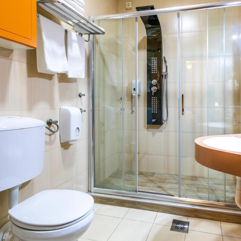 Garni Hotel Royal Crown - Deluxe Family Room - 2