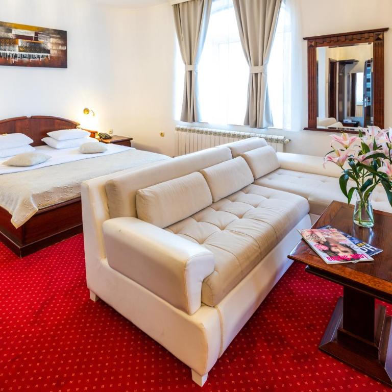 Garni Hotel Royal Crown - Deluxe Family Room - 11
