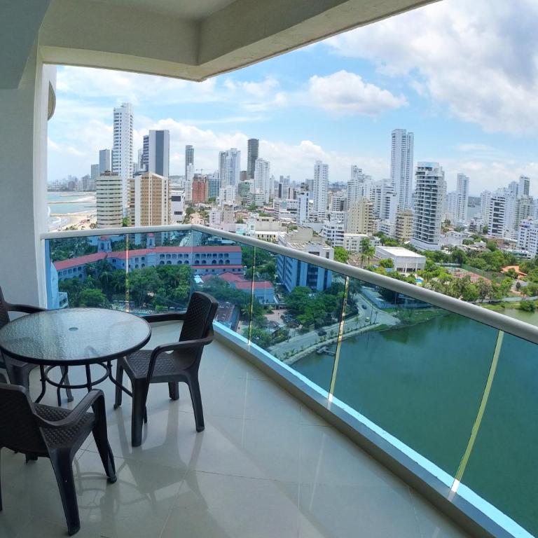 Big - Three-Bedroom Apartment - Oceanfront - 13