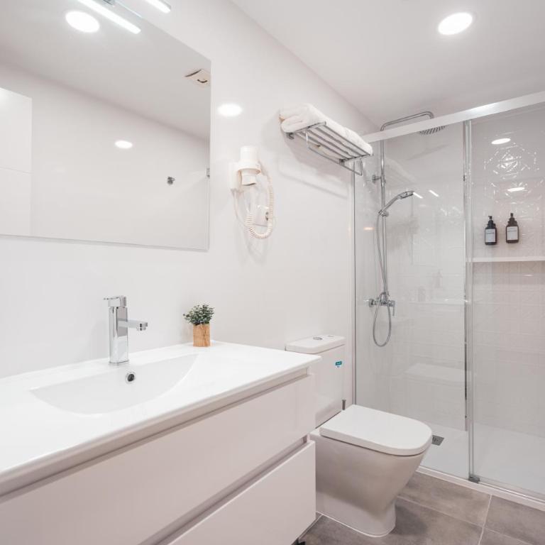 Céntrico y Tranquilo - Two-Bedroom Apartment - 6