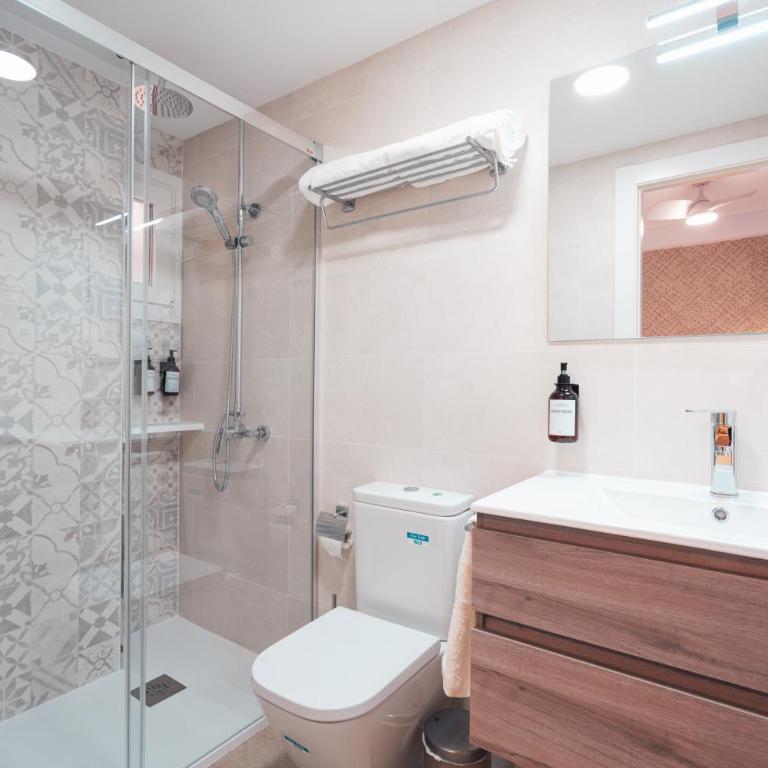 Céntrico y Tranquilo - Two-Bedroom Apartment - 7