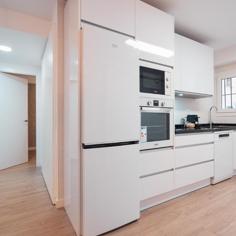 Céntrico y Tranquilo - Two-Bedroom Apartment - 12