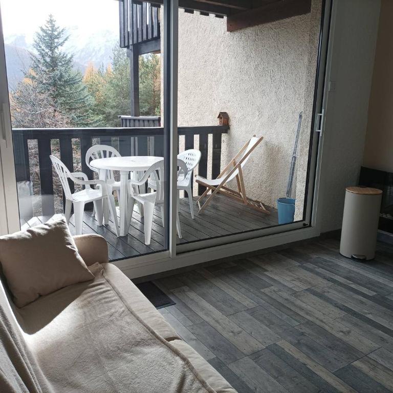 Charmant appartement rénové à Pra-Loup 1500, balcon vue montagne, 4 pers - Studio - 13