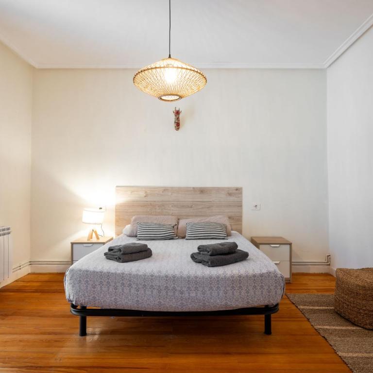 En el puerto, parte vieja cerca de la playa - Apartamento de 3 dormitorios - 9