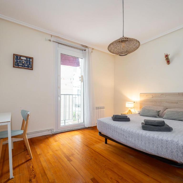 En el puerto, parte vieja cerca de la playa - Apartamento de 3 dormitorios - 8