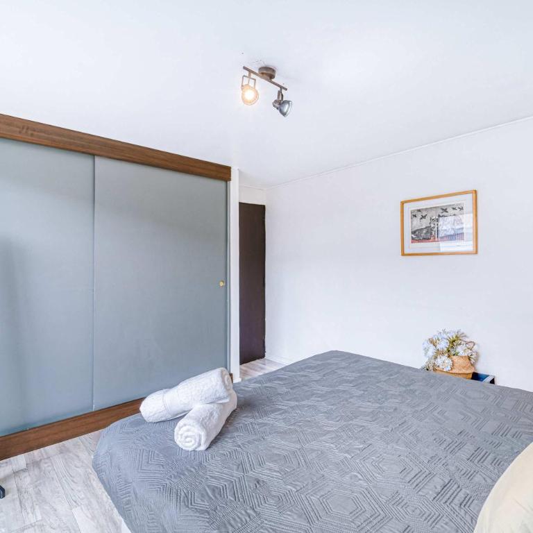 Boho Stay - 2D Parking Wifi & Great Location - Apartment - 8