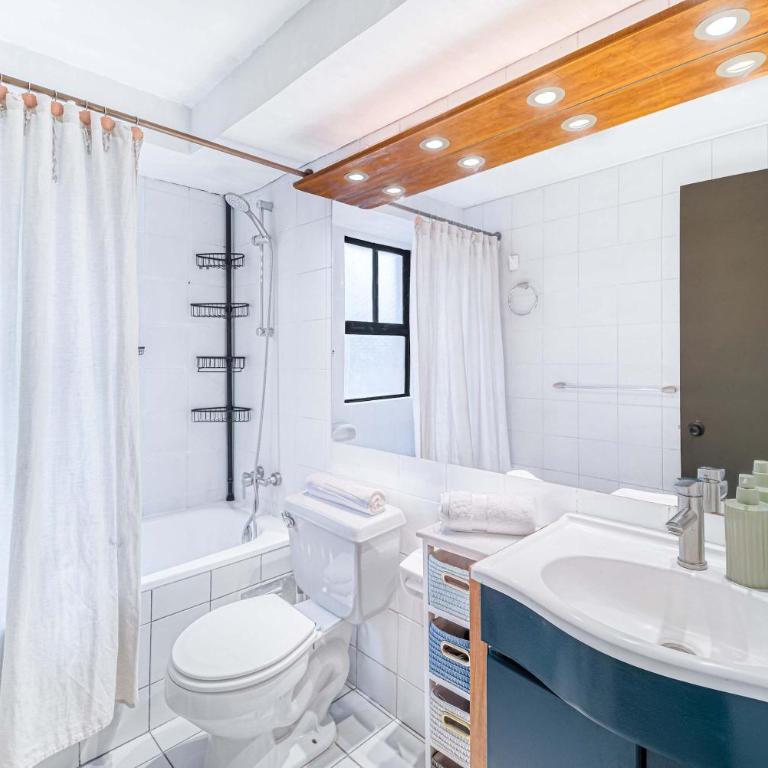 Boho Stay - 2D Parking Wifi & Great Location - Apartment - 13