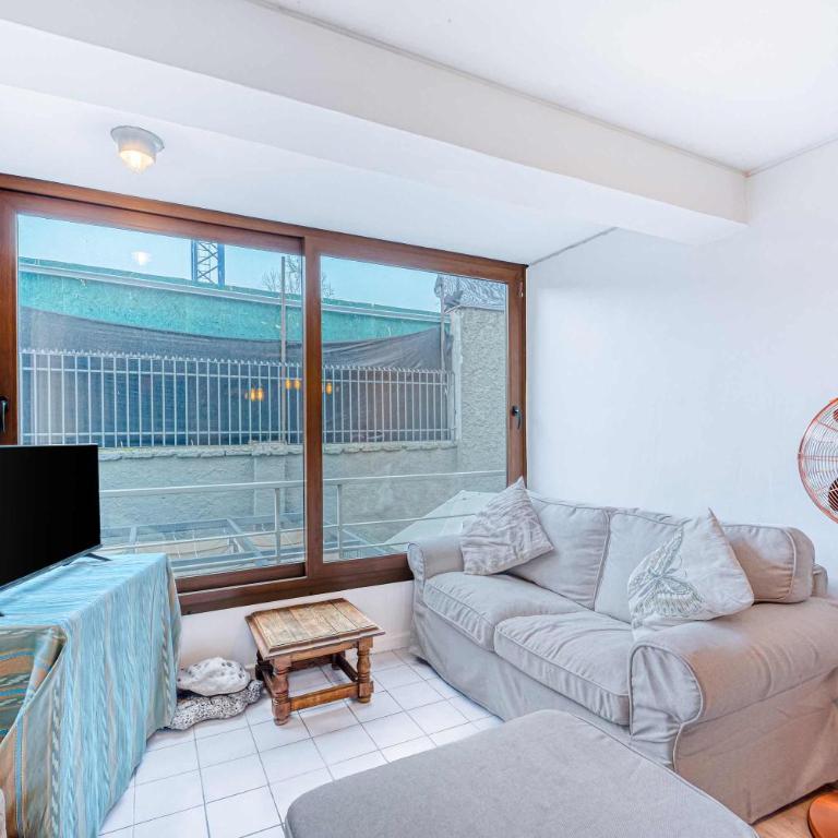Boho Stay - 2D Parking Wifi & Great Location - Apartment - 6