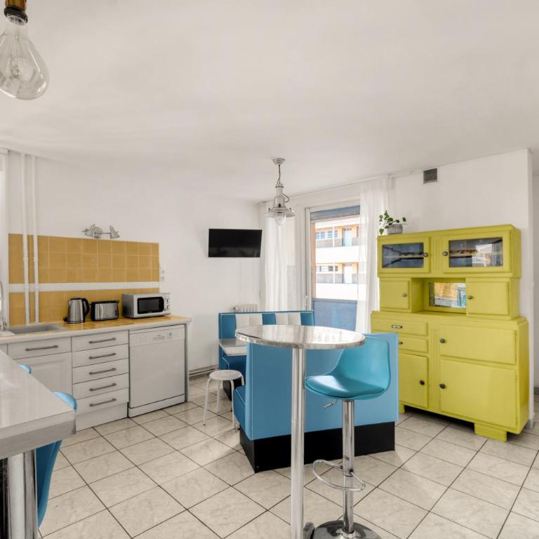 Le Dixième Ciel - Grand T4 climatisé - 3 chambres - idéal familles & équipes - Balnéo - Saint-Cyprien - Three-Bedroom Apartment - 11