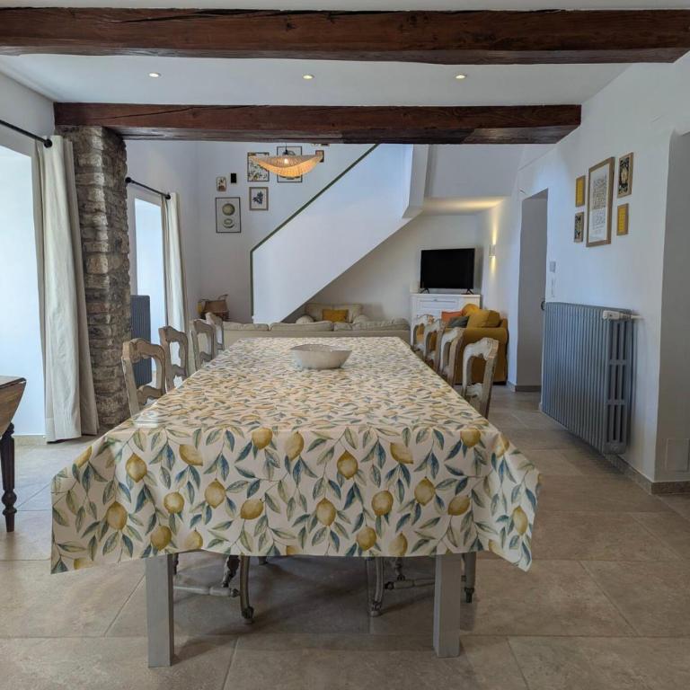 Mas traditionnel à Gordes en pleine nature - Four-Bedroom House - 59