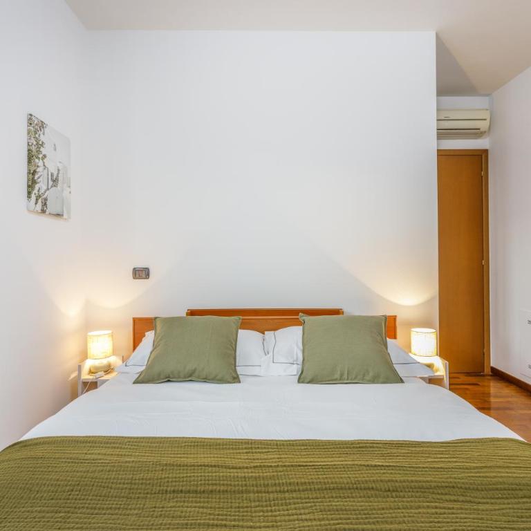 Parking & Free WiFi - Functional apartment - Appartamento con 2 Camere da Letto - 1