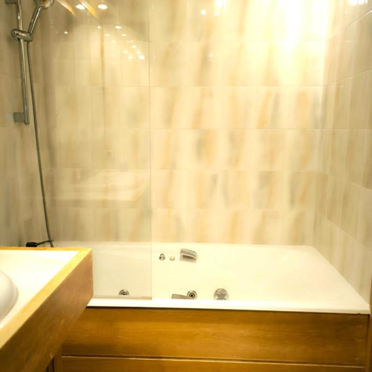 Apartment in residence near the Mont d'Arbois - Apartment - 23