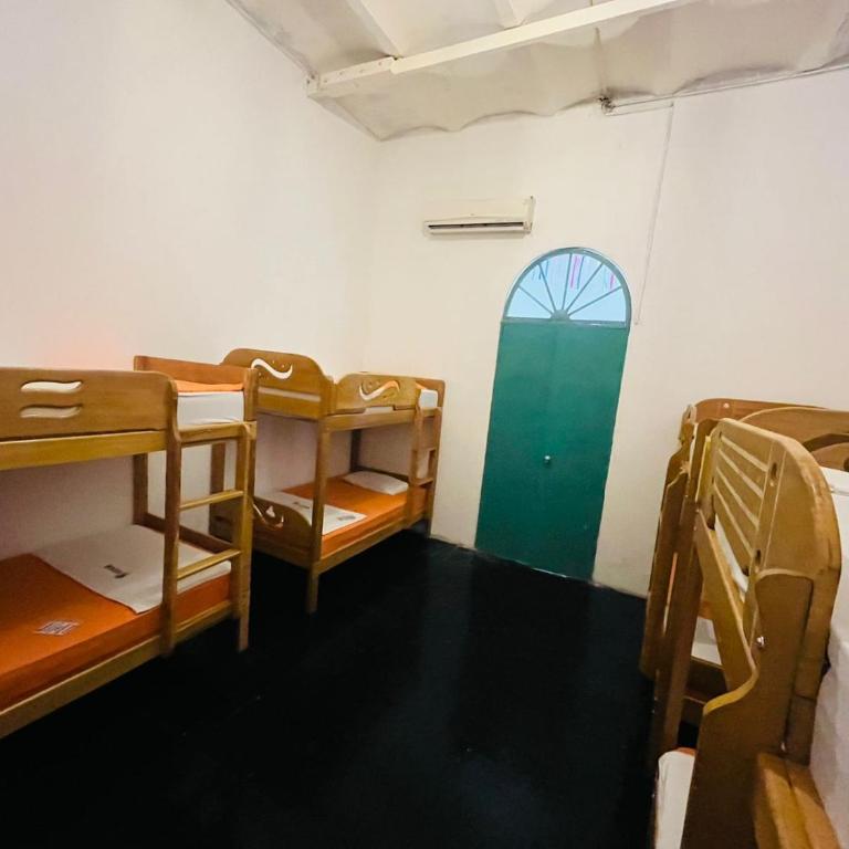 A&T Amazon Backpackers - Bed in 8-Bed Mixed Dormitory Room - 2