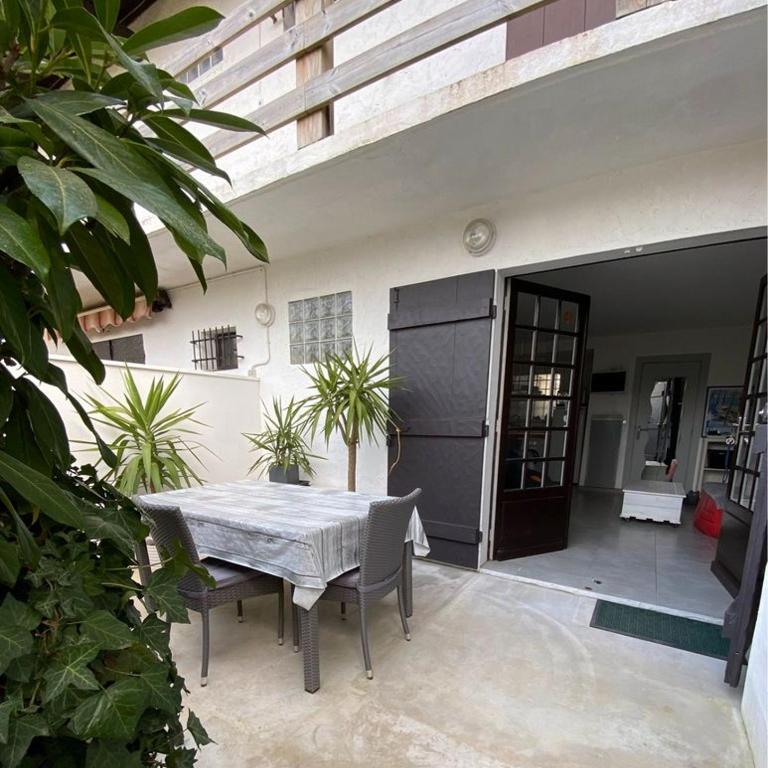 Studio lumineux avec terrasse - Apartment mit 1 Schlafzimmer - 3