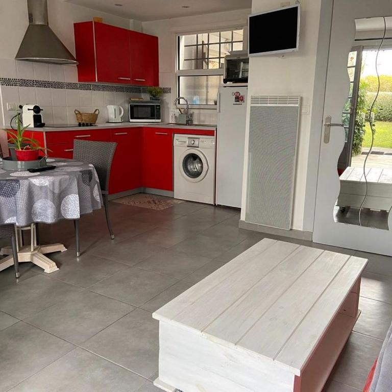 Studio lumineux avec terrasse - Apartment mit 1 Schlafzimmer - 9